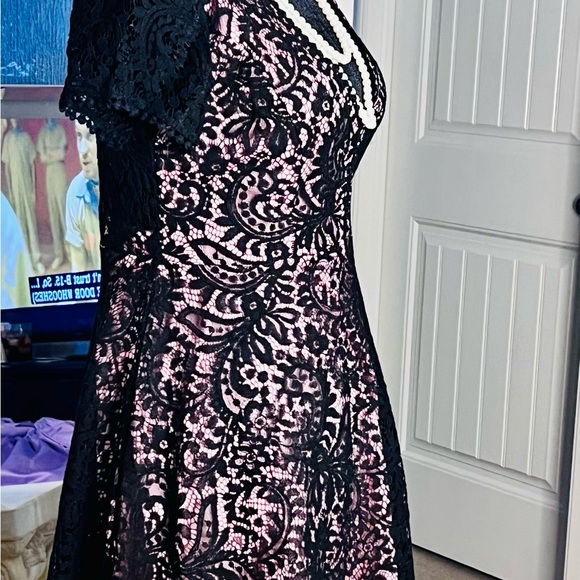 FOREVER 21 Black Lace Mini Dress Size M with Light Pink Fabric Lining, NWOT - Picture 14 of 17